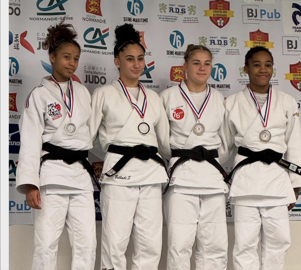 Les médaillés de décembre.