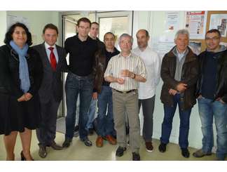 Photo de fin d'assemblée générale
Membres du bureau et M. Champredon (Maire d'Evreux et du G.E.A.) samedi 25 mai 2013