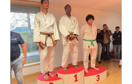 Championnat interdépartemental juniors : Mohamed Aidara 1er, Ahmed Ibraguimov 3ème
